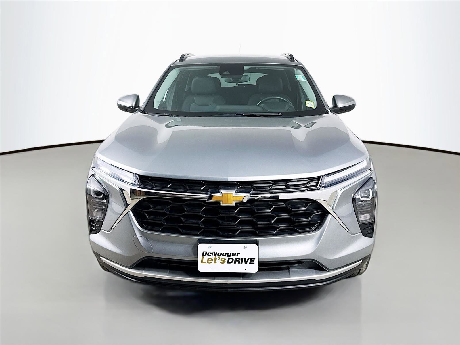 Used 2024 Chevrolet Trax LT w/ Driver Confidence Package FWD image 4