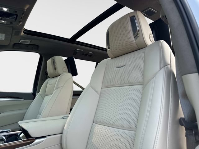 New 2026 Cadillac Escalade Platinum Sport w/ LPO, ONYX Package AWD/4WD image 21