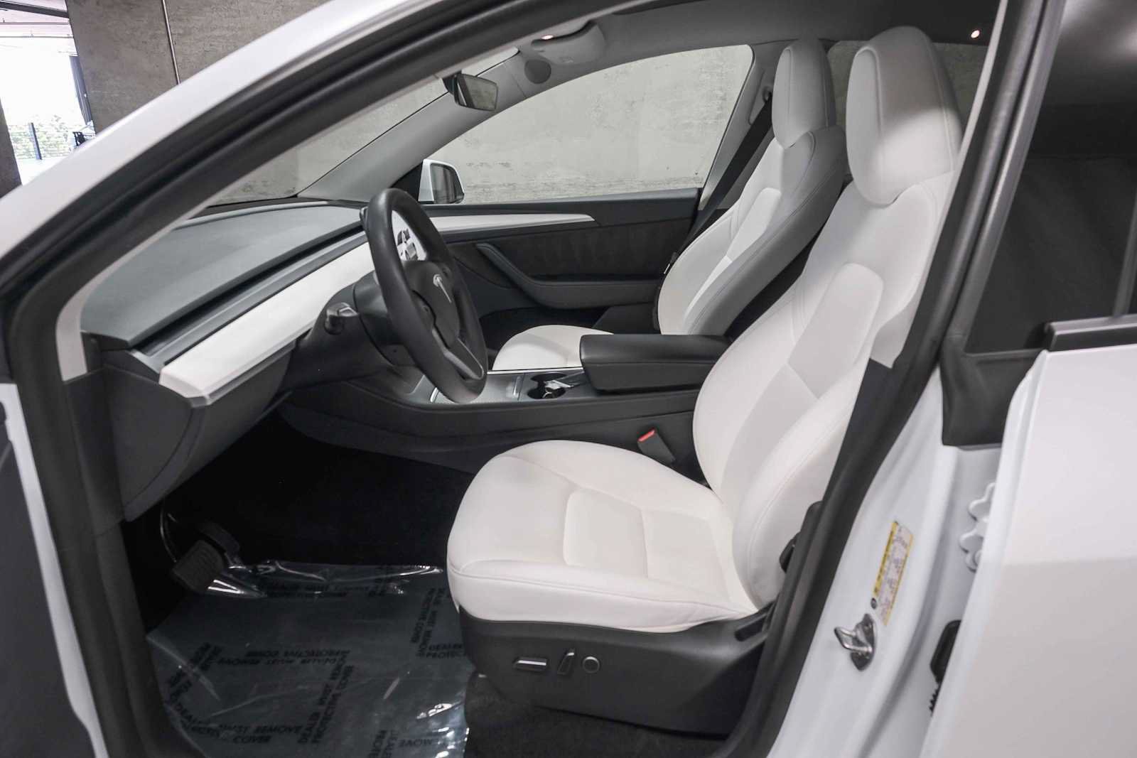 Used 2023 Tesla Model Y AWD image 22