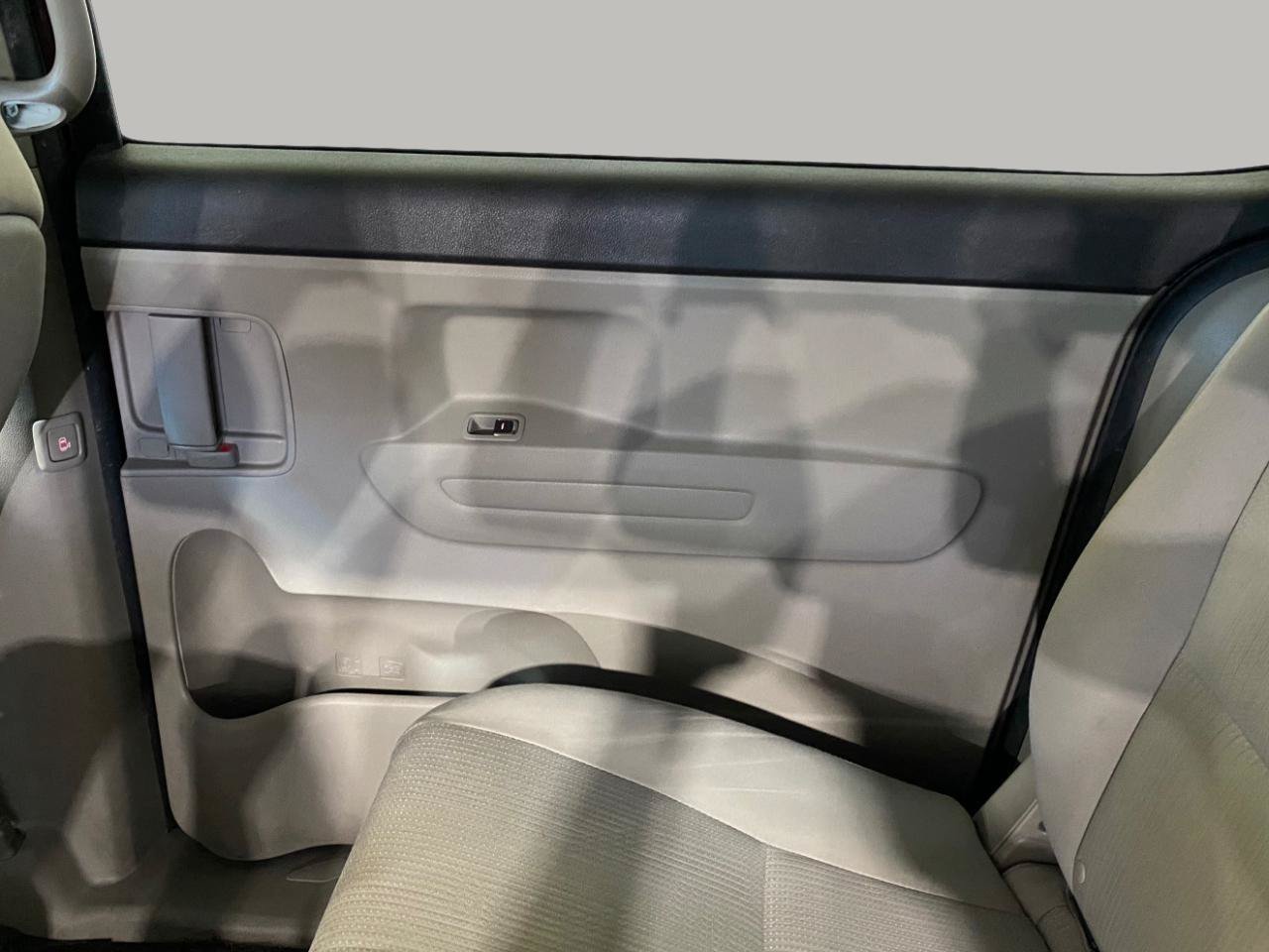 Used 2019 Kia Sedona LX FWD image 10