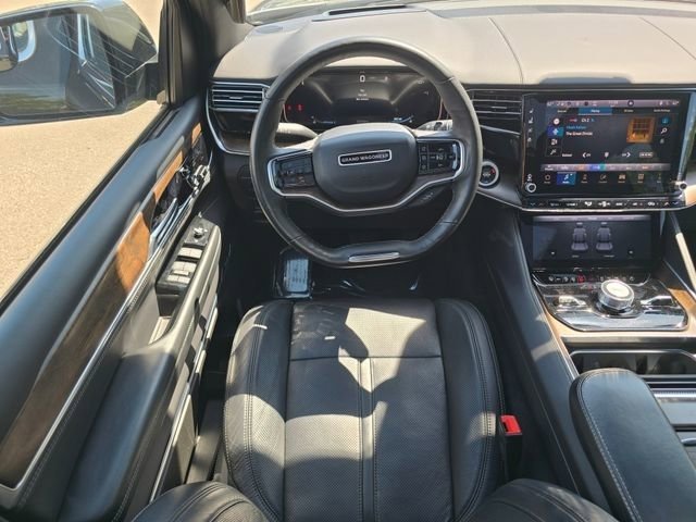 Used 2025 Jeep Grand Wagoneer 4WD image 4