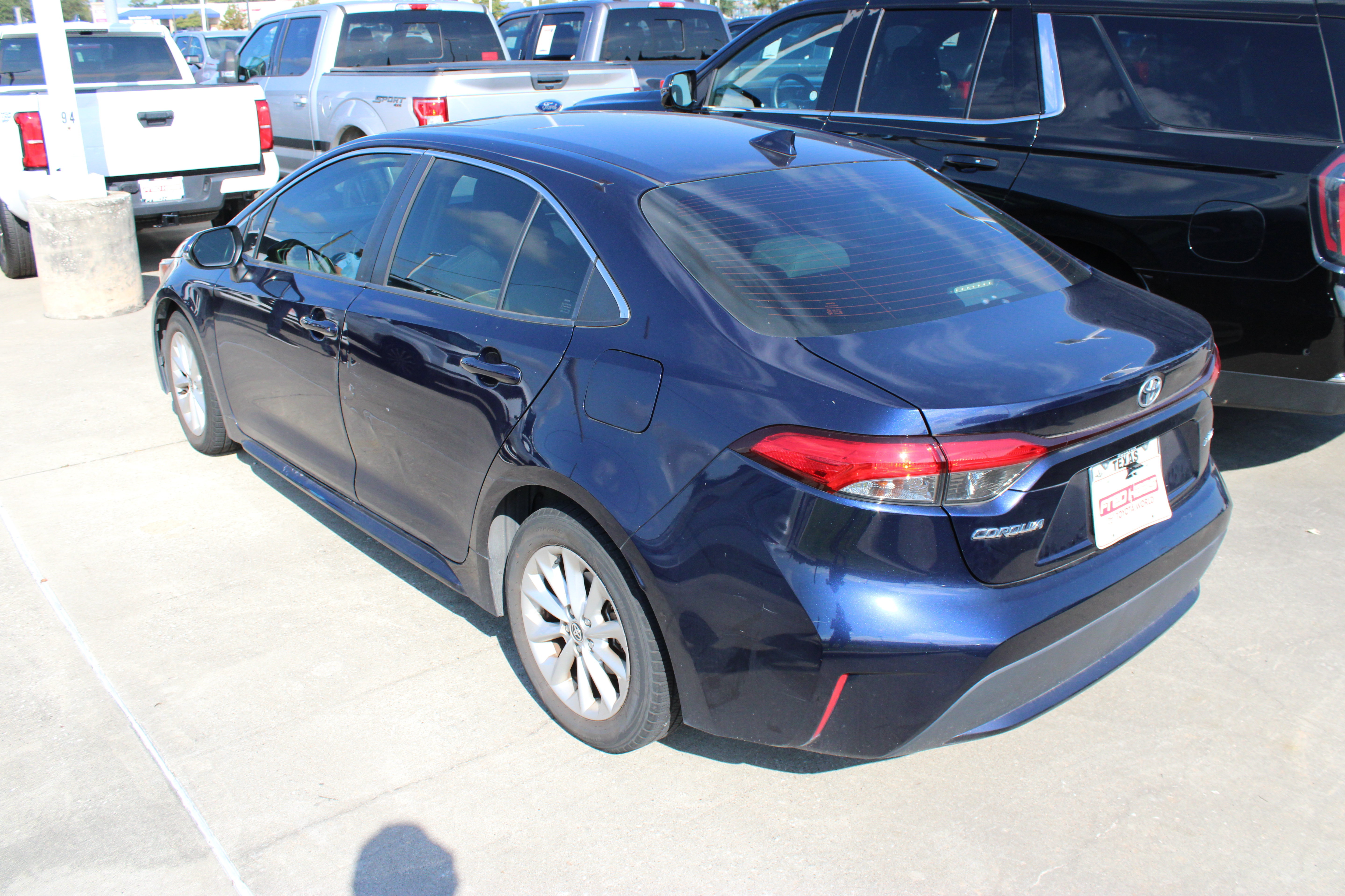 Used 2020 Toyota Corolla XLE FWD image 6