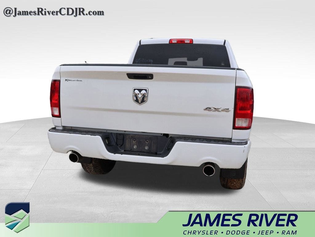 Used 2017 RAM 1500 Express AWD/4WD image 9