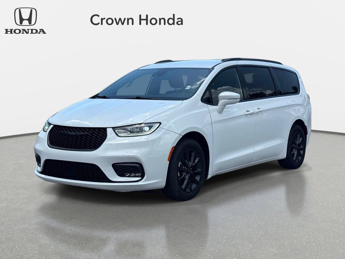 Used 2021 Chrysler Pacifica Touring w/ S Appearance Package FWD image 1