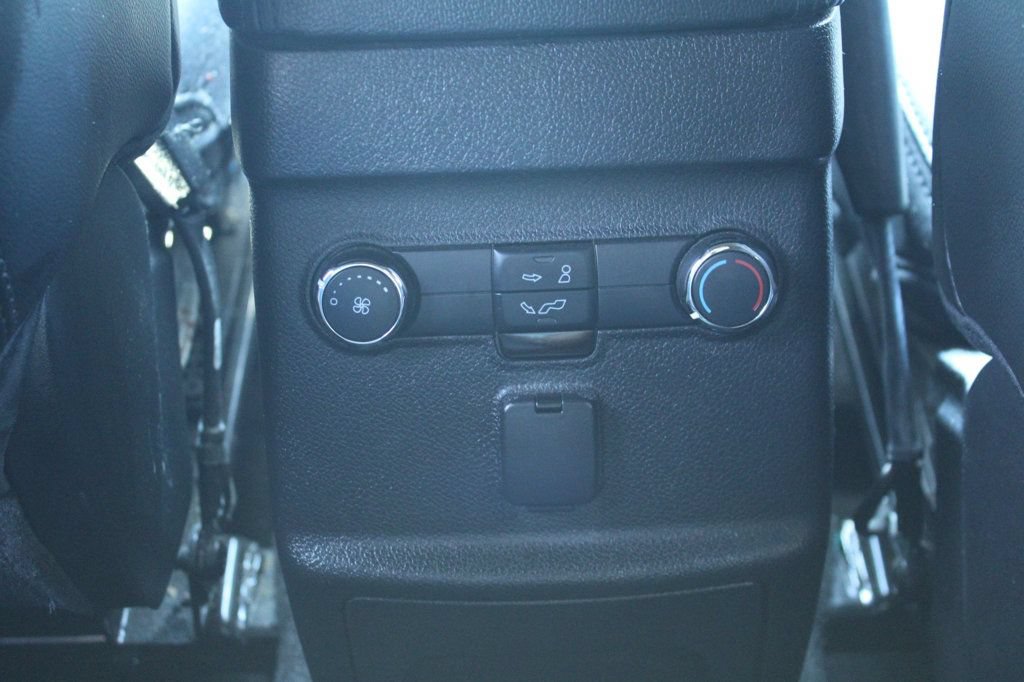 Used 2018 Ford Explorer XLT w/ Equipment Group 202A FWD image 32