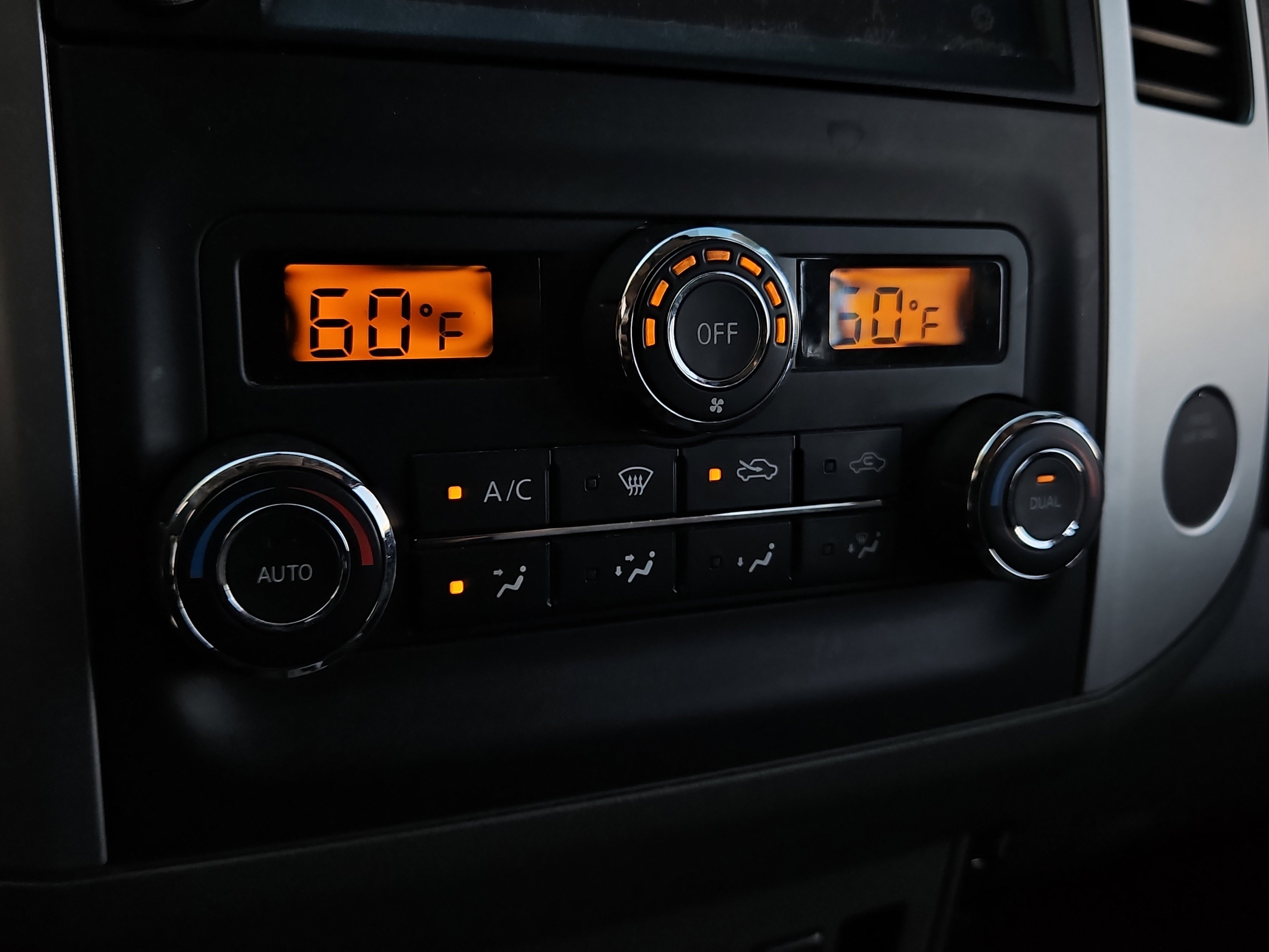 Used 2020 Nissan Frontier SV image 13