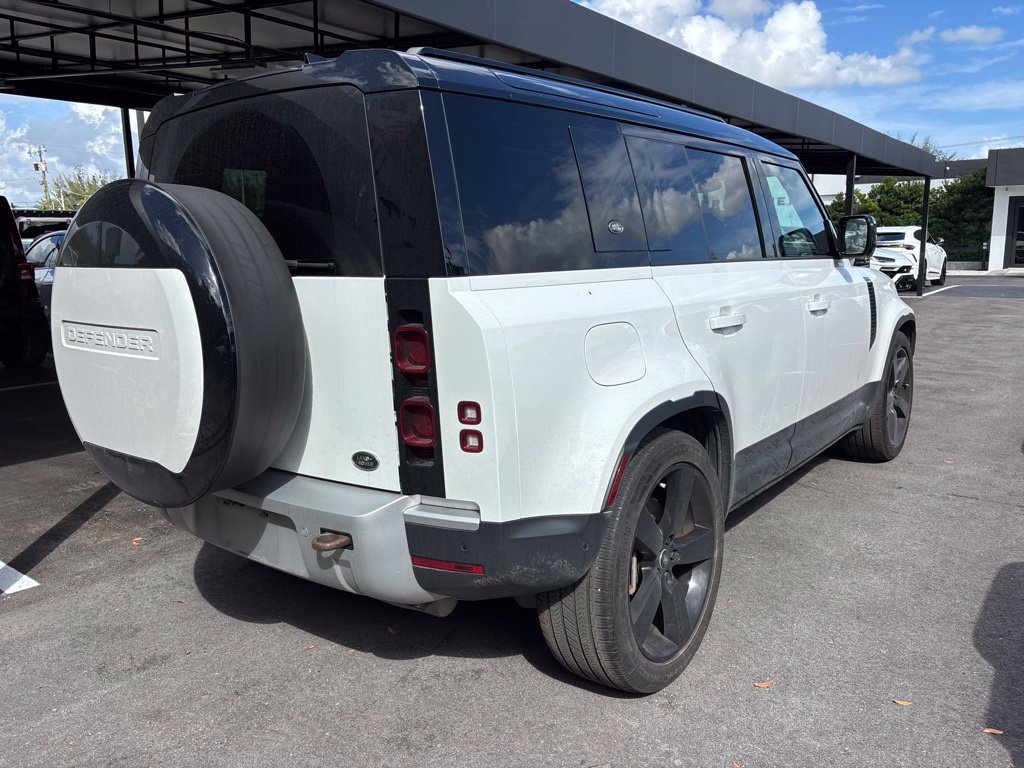 Used 2023 Land Rover Defender 110 S AWD/4WD image 4