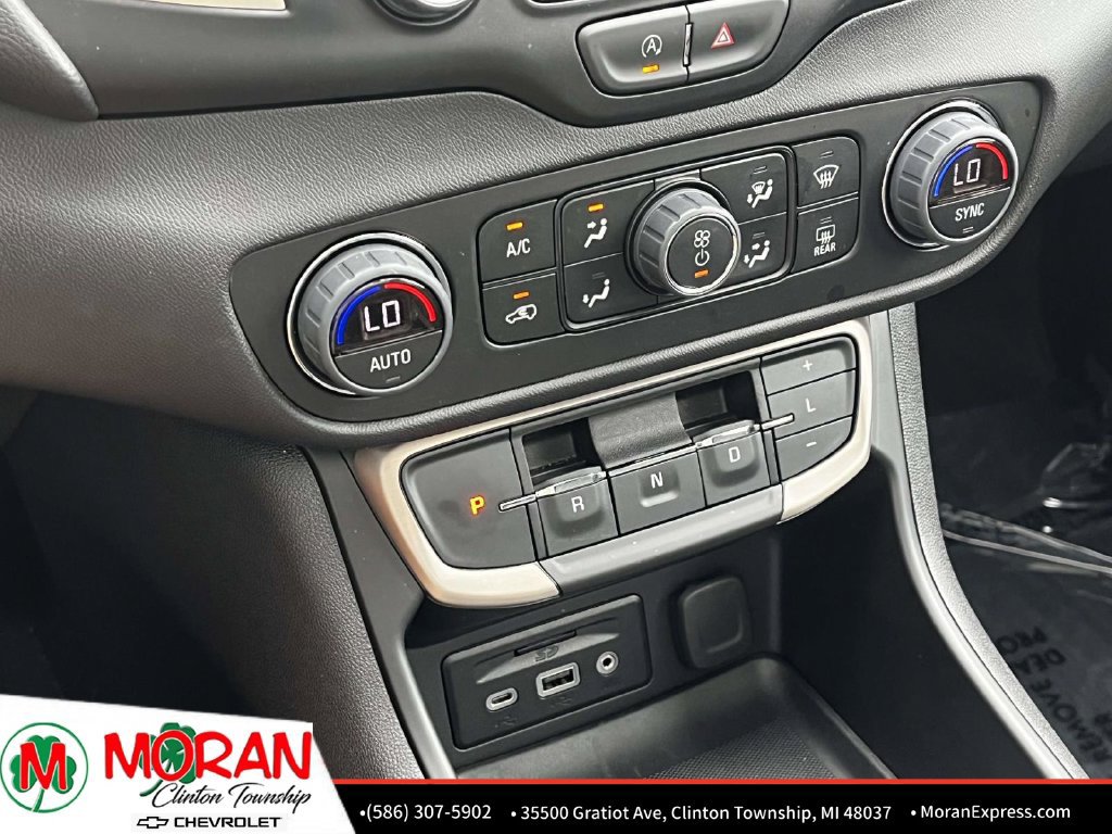 Certified 2023 GMC Terrain Denali w/ Denali Premium Package AWD/4WD image 33