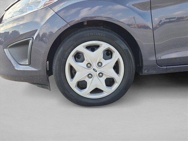 Used 2013 Ford Fiesta SE FWD image 21