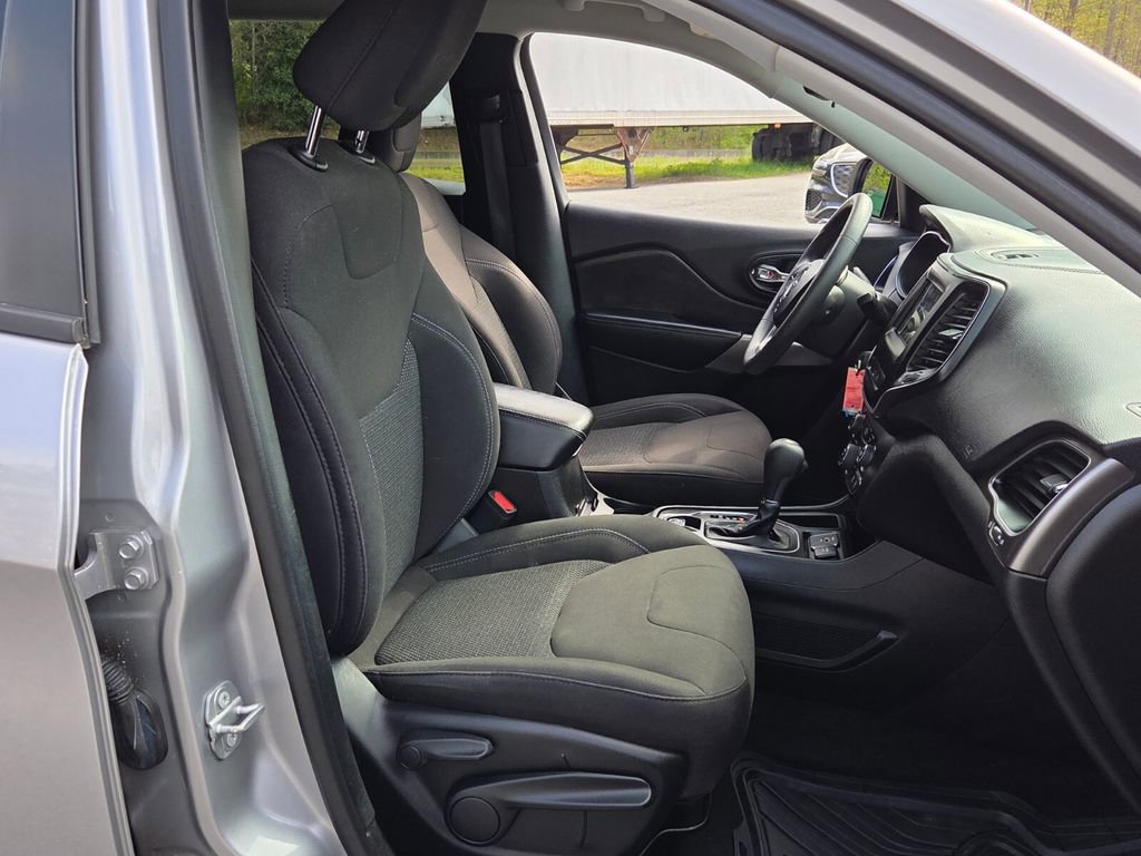 Used 2021 Jeep Cherokee Latitude image 15