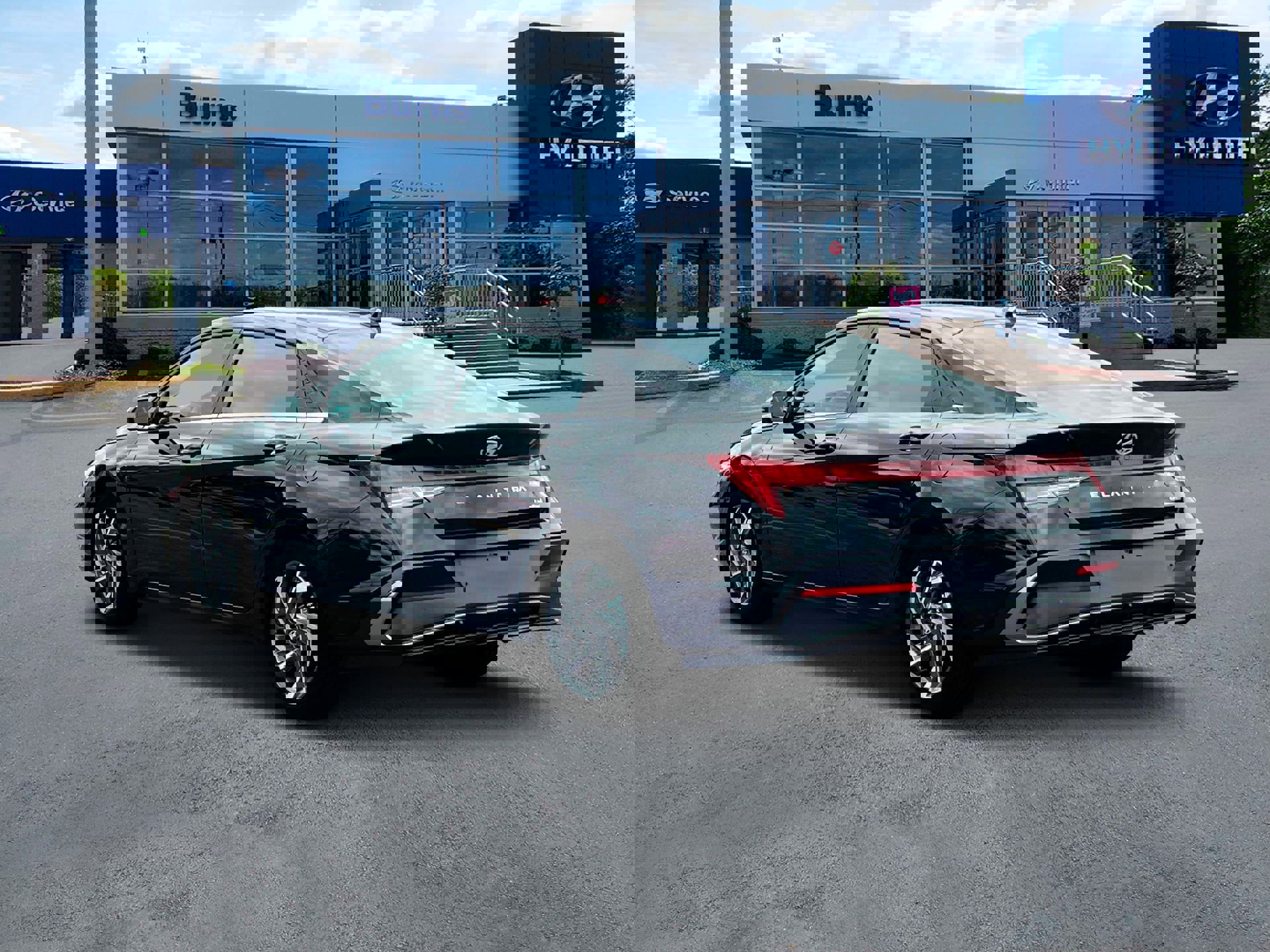 New 2025 Hyundai Elantra Limited image 5