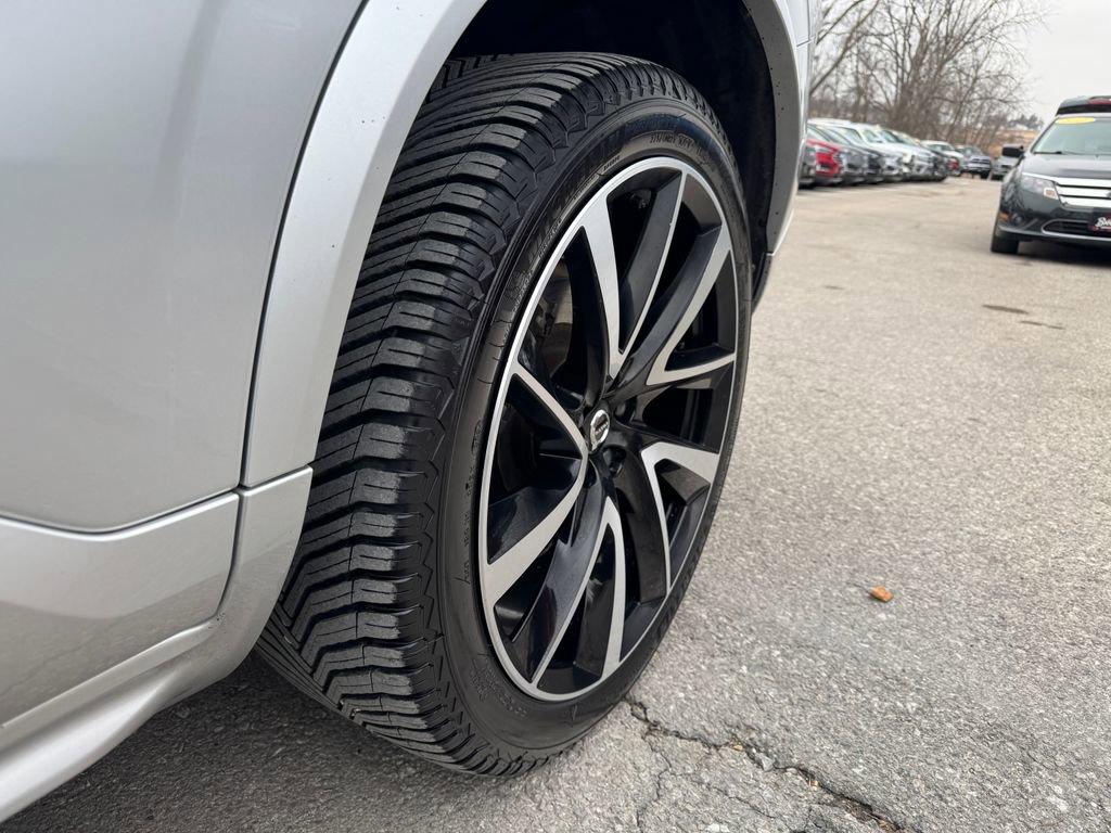 Used 2020 Volvo XC90 T6 Momentum w/ Protection Package Premier image 12