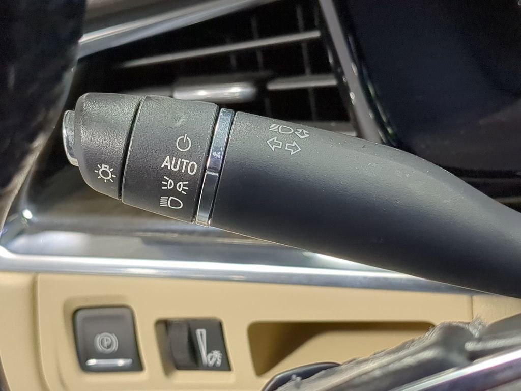 Used 2019 Cadillac XT5 FWD image 38