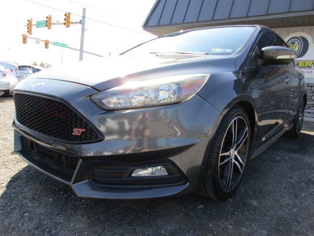 Used 2017 Ford Focus ST image 4