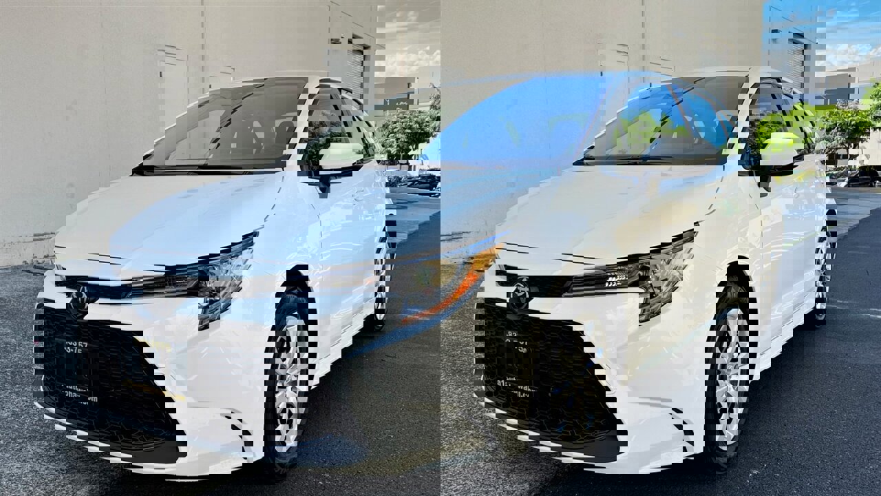 Used 2022 Toyota Corolla LE image 1