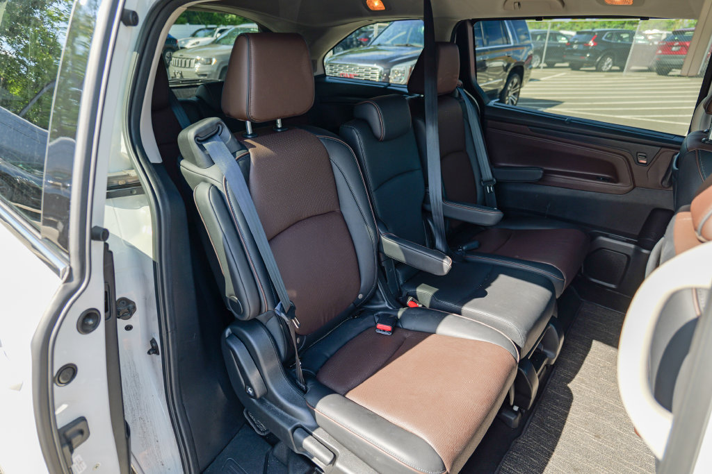 Used 2025 Honda Odyssey Elite image 32