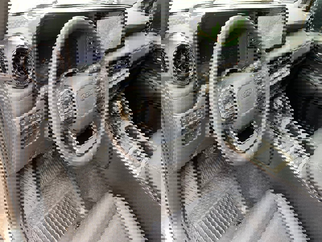 Used 2025 Toyota Land Cruiser image 34