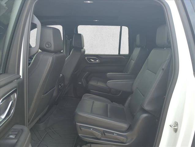 Certified 2024 Chevrolet Suburban Z71 w/ Luxury Package AWD/4WD image 17