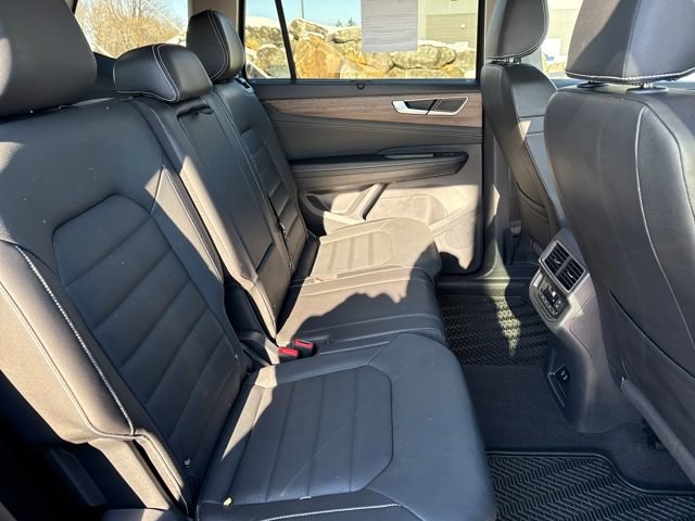 Used 2025 Volkswagen Atlas SEL image 11