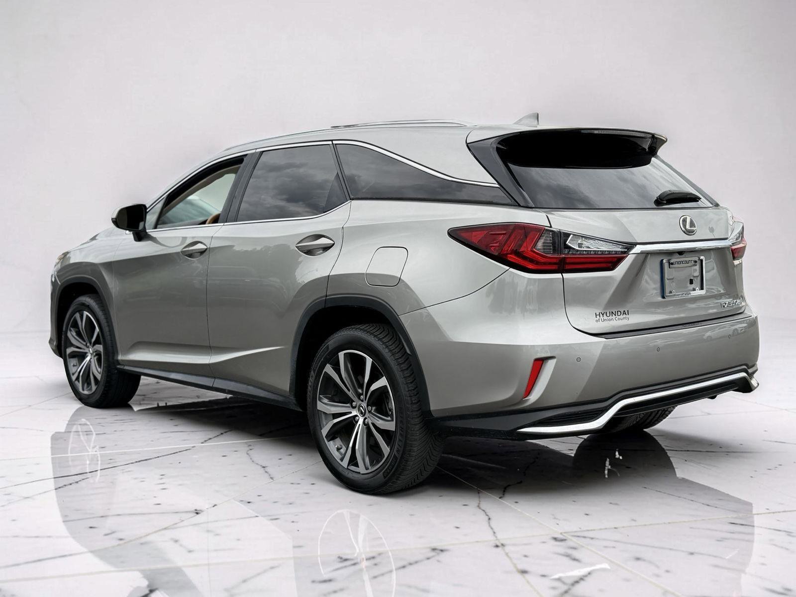 Used 2018 Lexus RX 350L FWD image 3