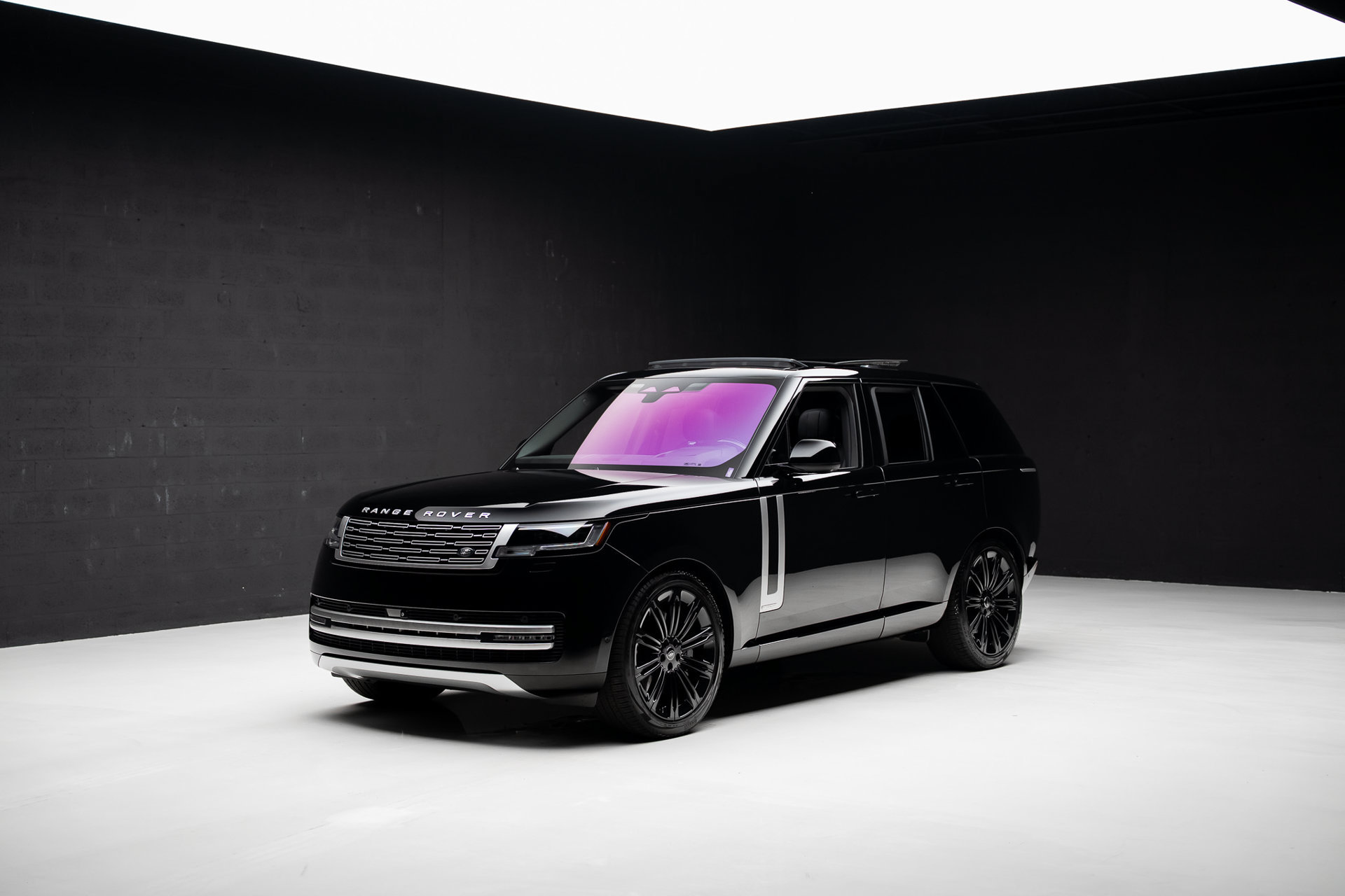 Used 2023 Land Rover Range Rover Autobiography AWD/4WD image 4
