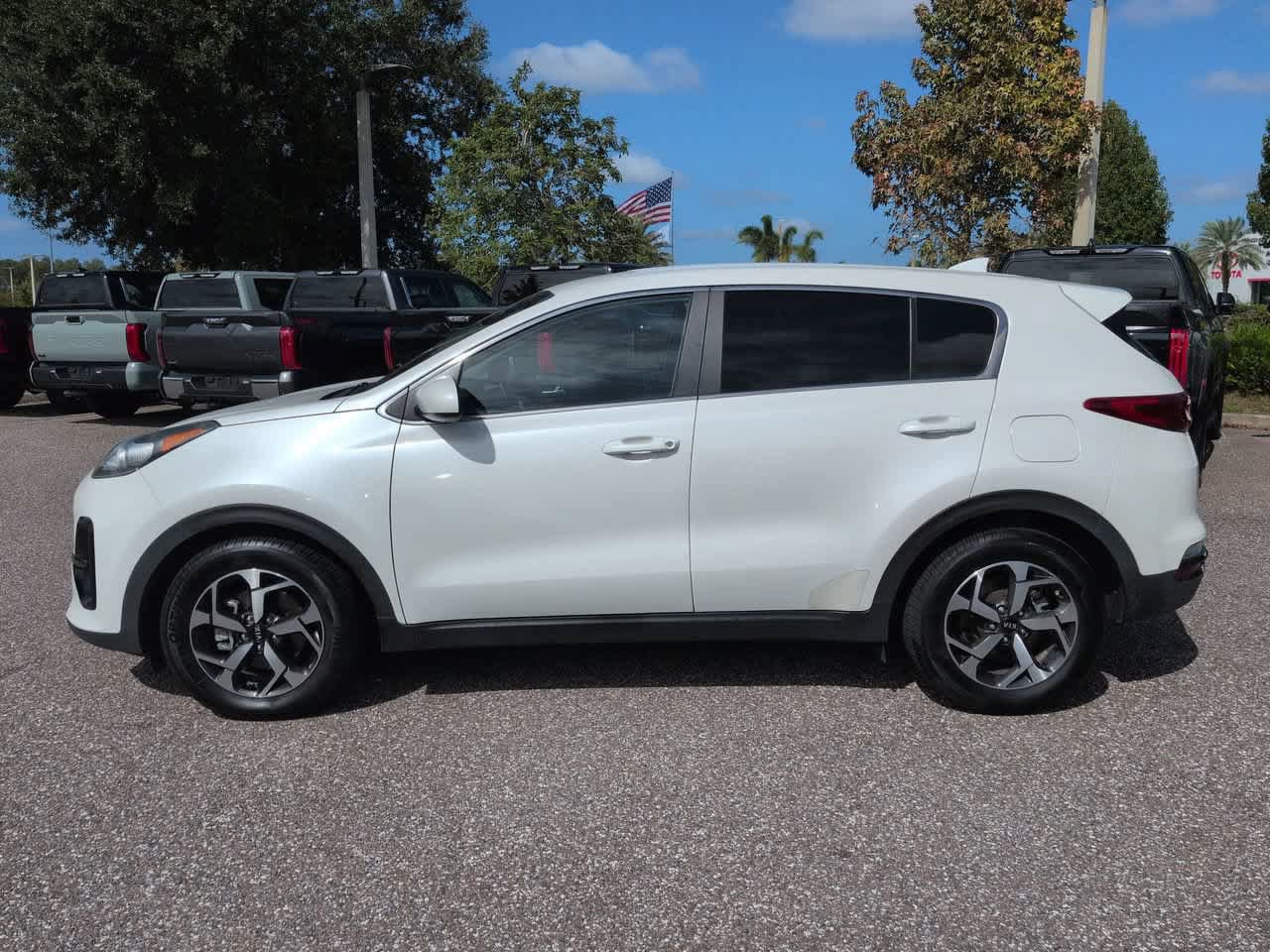 Used 2021 Kia Sportage LX FWD image 3