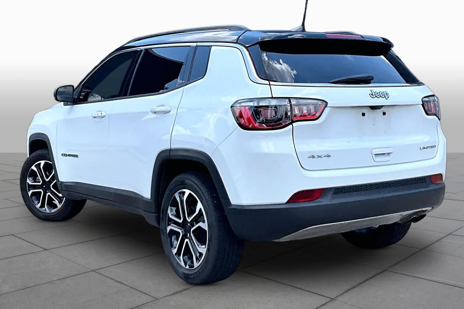 Used 2022 Jeep Compass Limited AWD/4WD image 11