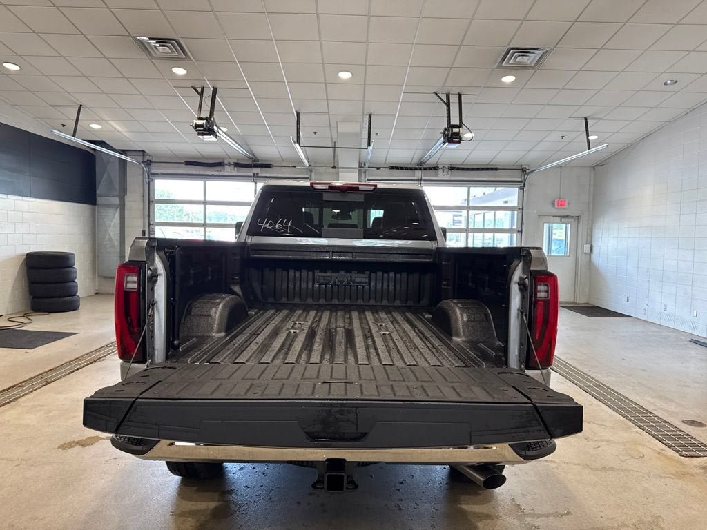 New 2026 GMC Sierra 3500 SLT w/ SLT Premium Package AWD/4WD image 17