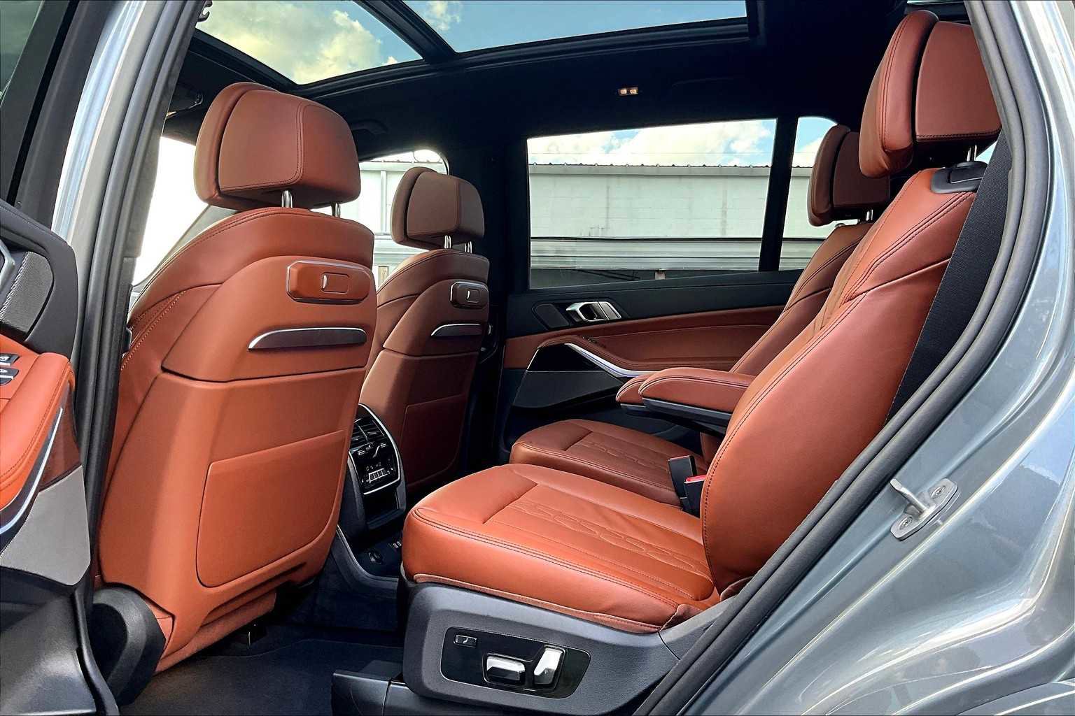 New 2026 BMW X7 xDrive40i w/ M Sport Package image 18