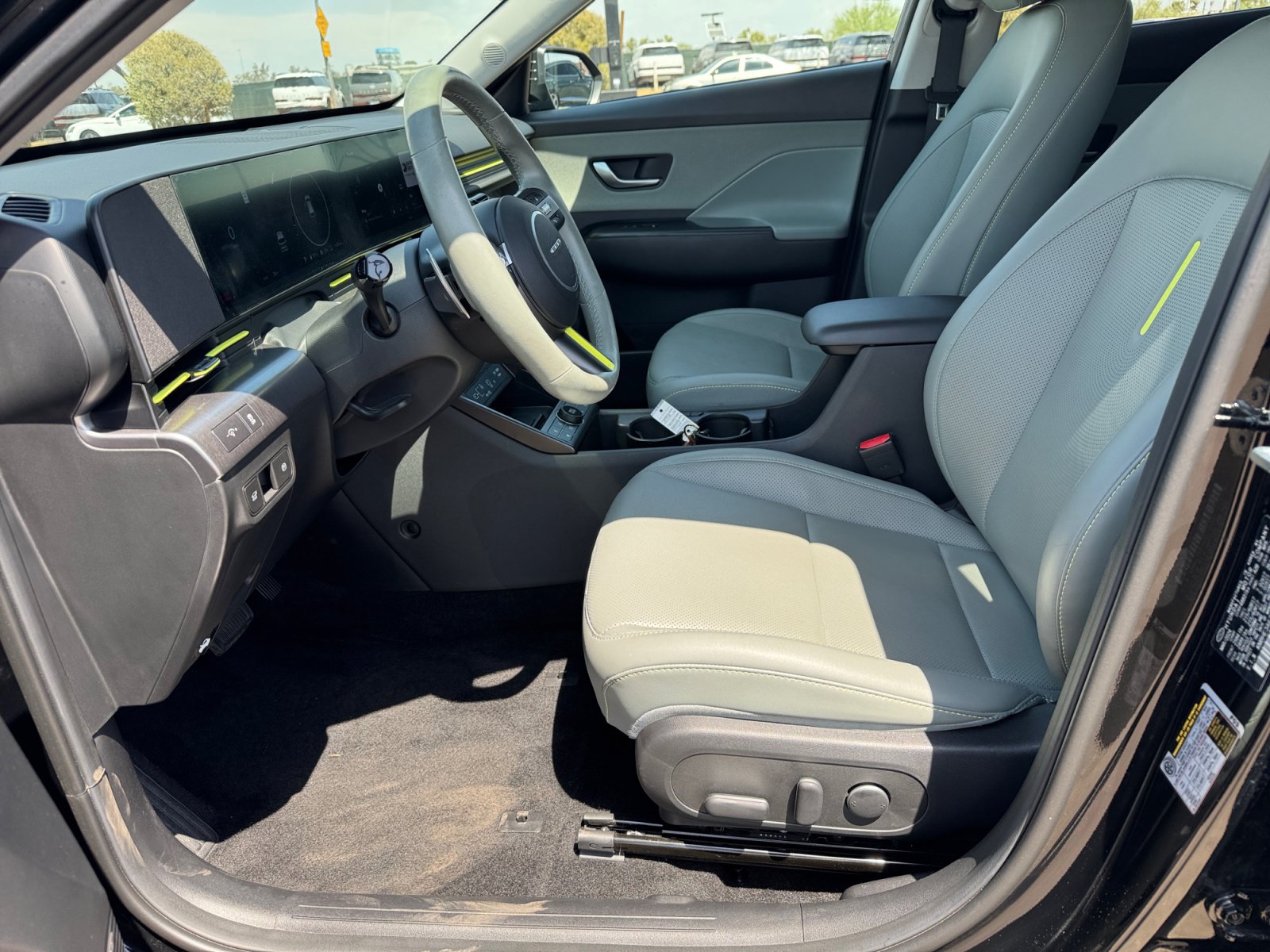 Used 2024 Hyundai Kona Limited FWD image 14