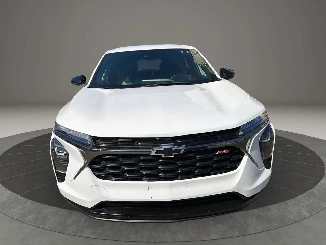 Used 2025 Chevrolet Trax RS FWD image 2