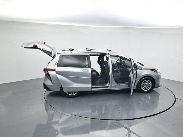 Used 2024 Toyota Sienna Platinum image 47