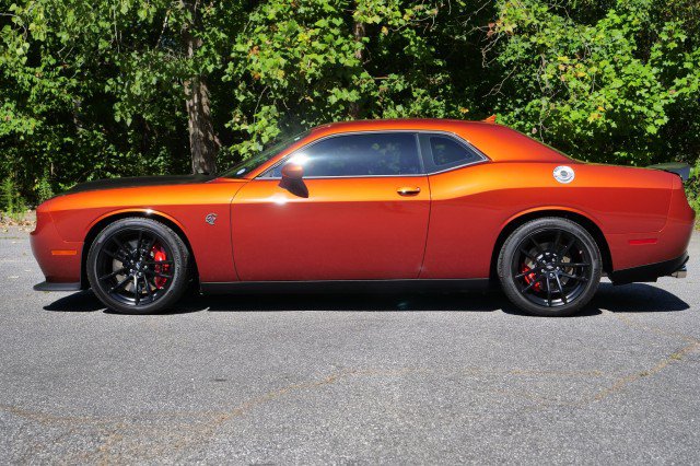 Used 2022 Dodge Challenger SRT Hellcat w/ Plus Package RWD image 9