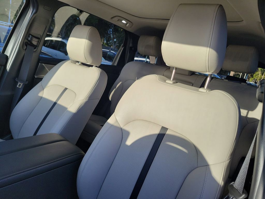 Certified 2025 MAZDA CX-70 Plug-In Hybrid w/ Premium Pkg image 19