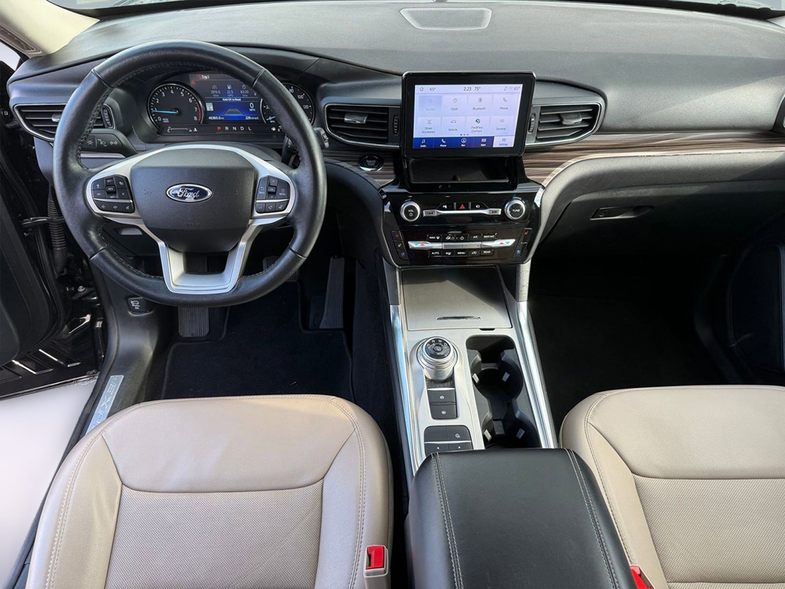 Used 2023 Ford Explorer Limited image 14