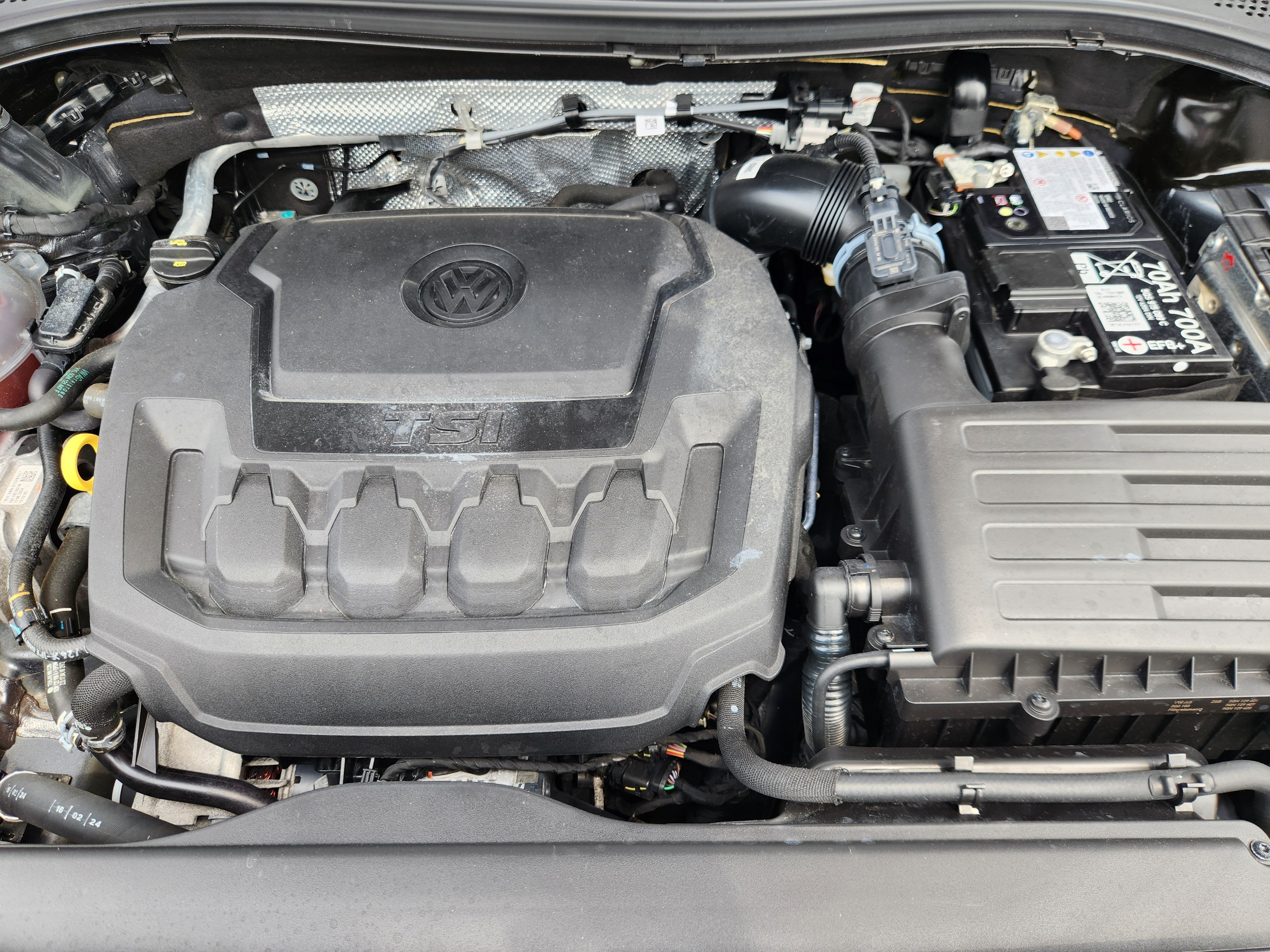 Certified 2024 Volkswagen Tiguan SE R-Line AWD/4WD image 18