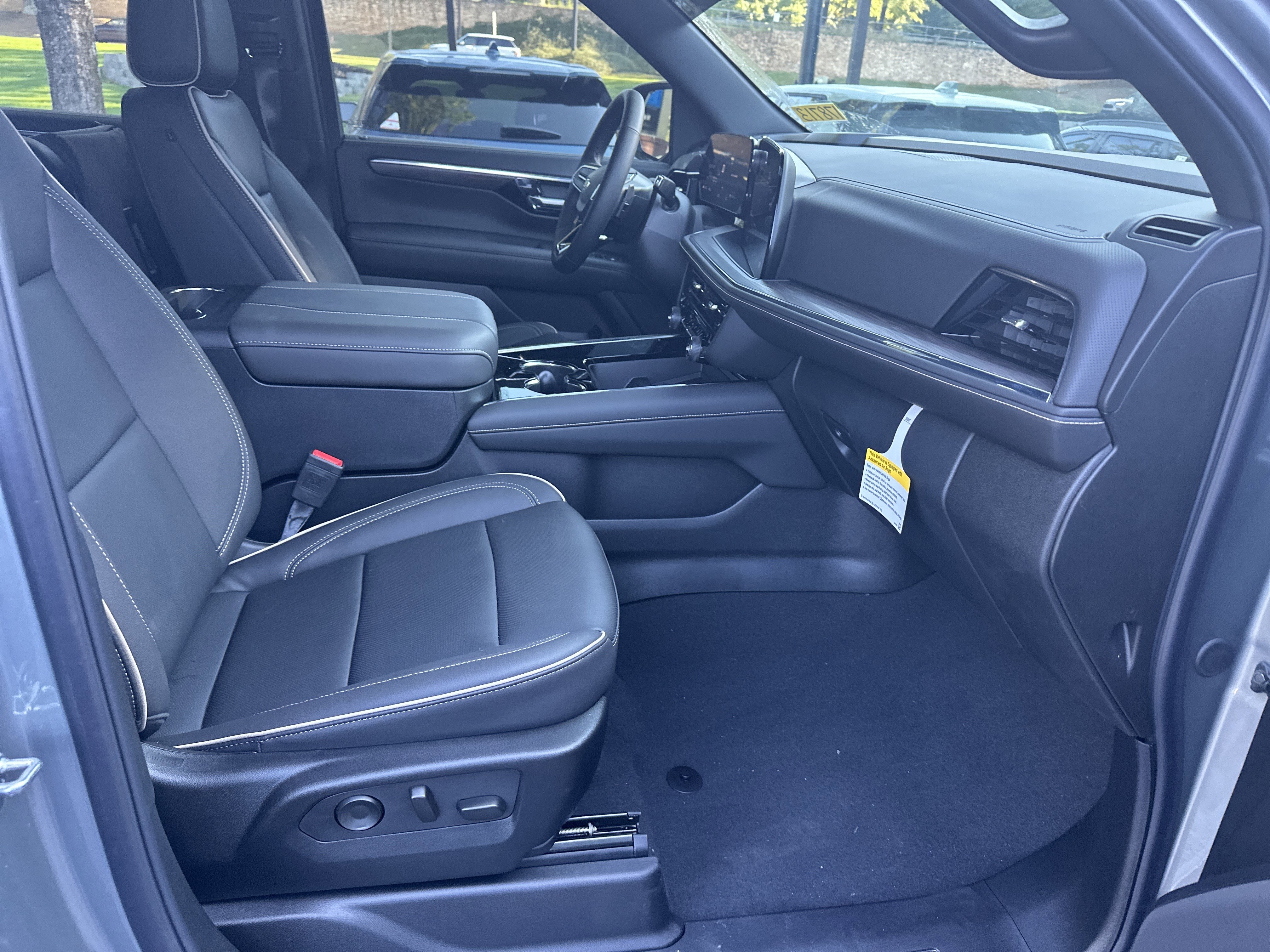 New 2025 Chevrolet Suburban Premier image 13