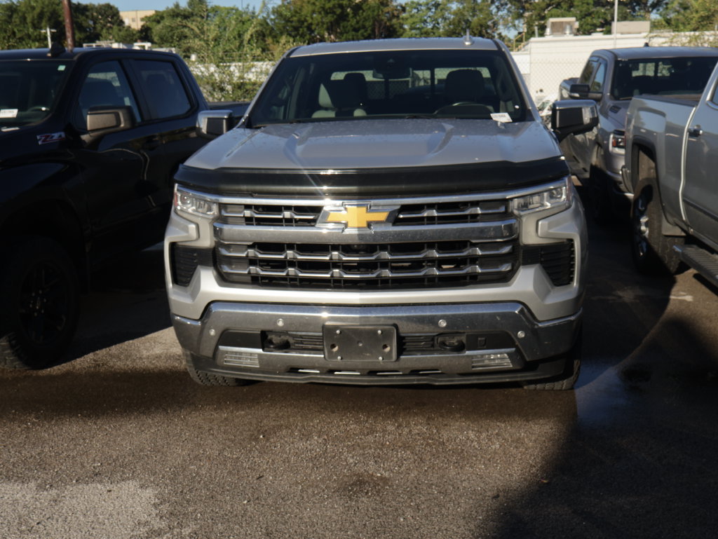 Used 2022 Chevrolet Silverado 1500 LTZ w/ LTZ Premium Package AWD/4WD image 11