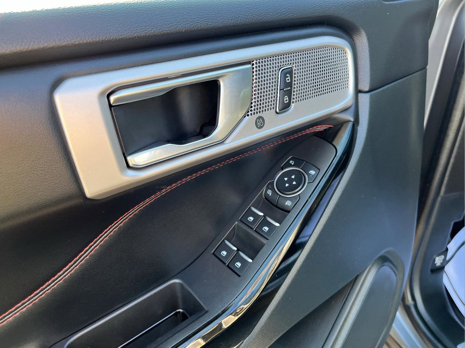 Used 2024 Ford Explorer ST-Line w/ Class IV Trailer Tow Package image 10