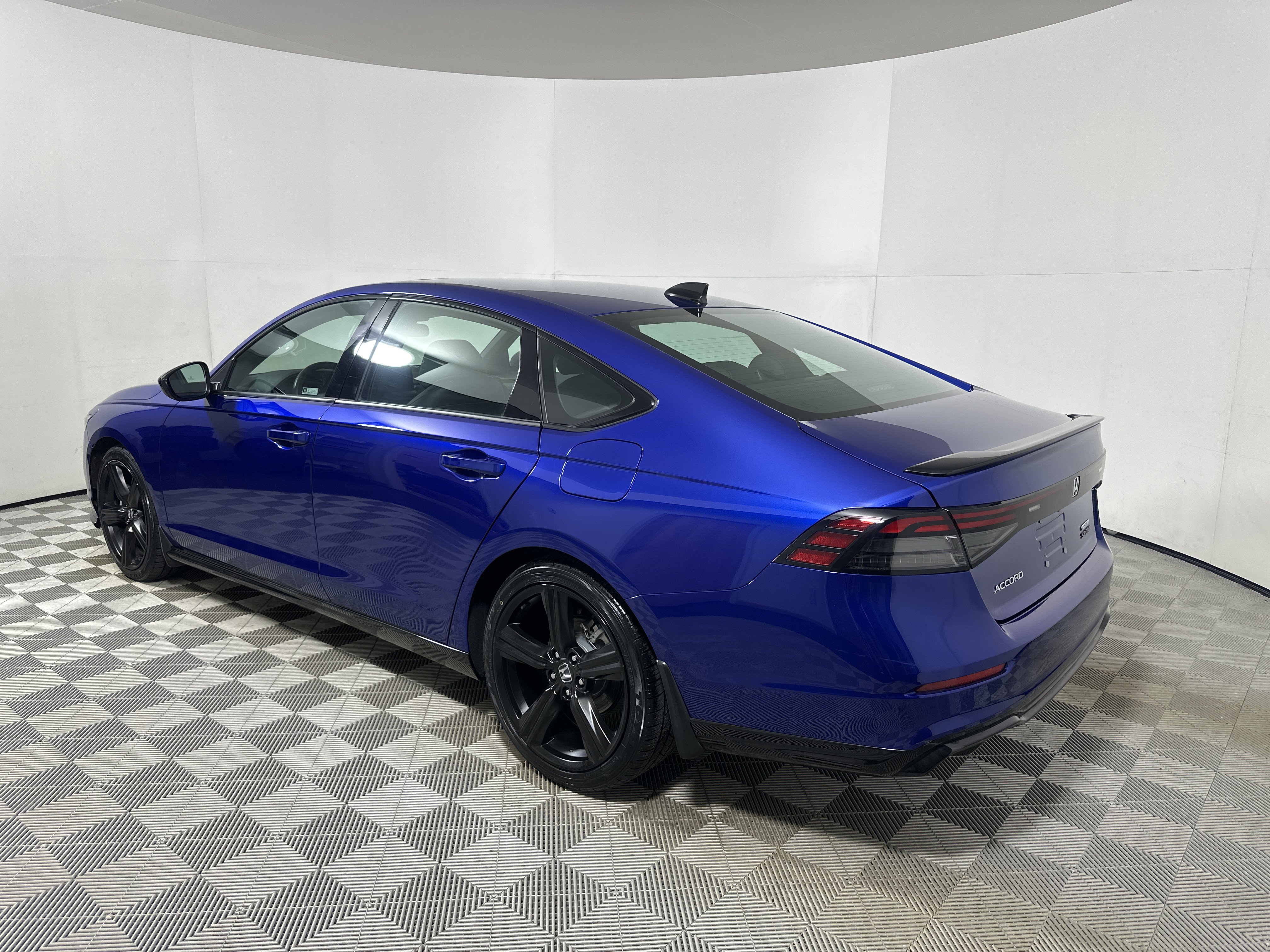 Used 2023 Honda Accord Sport image 5