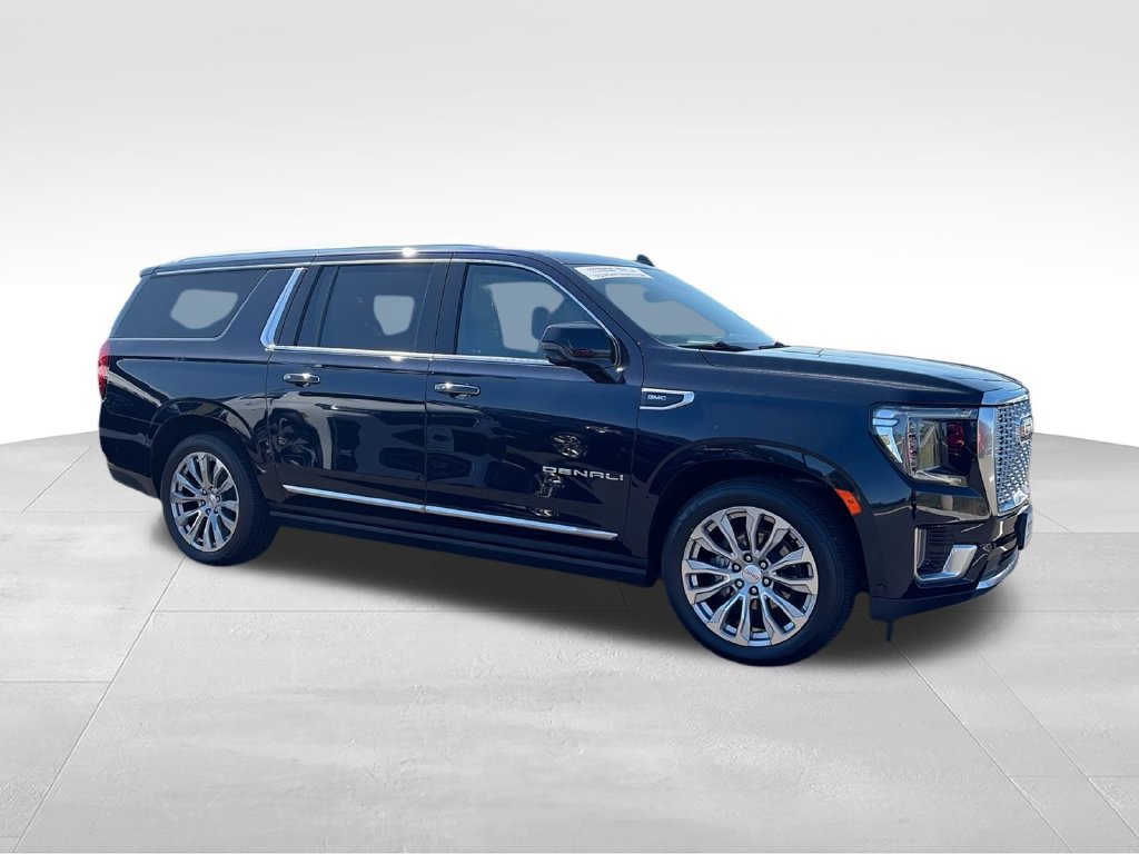Used 2024 GMC Yukon XL Denali w/ Denali Reserve Package AWD/4WD image 2