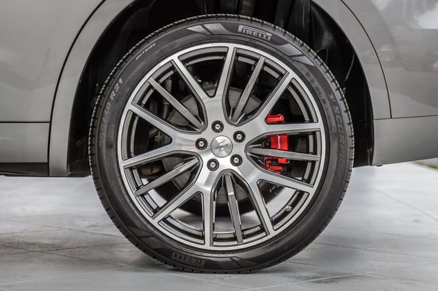 Used 2019 Maserati Levante GranLusso image 14