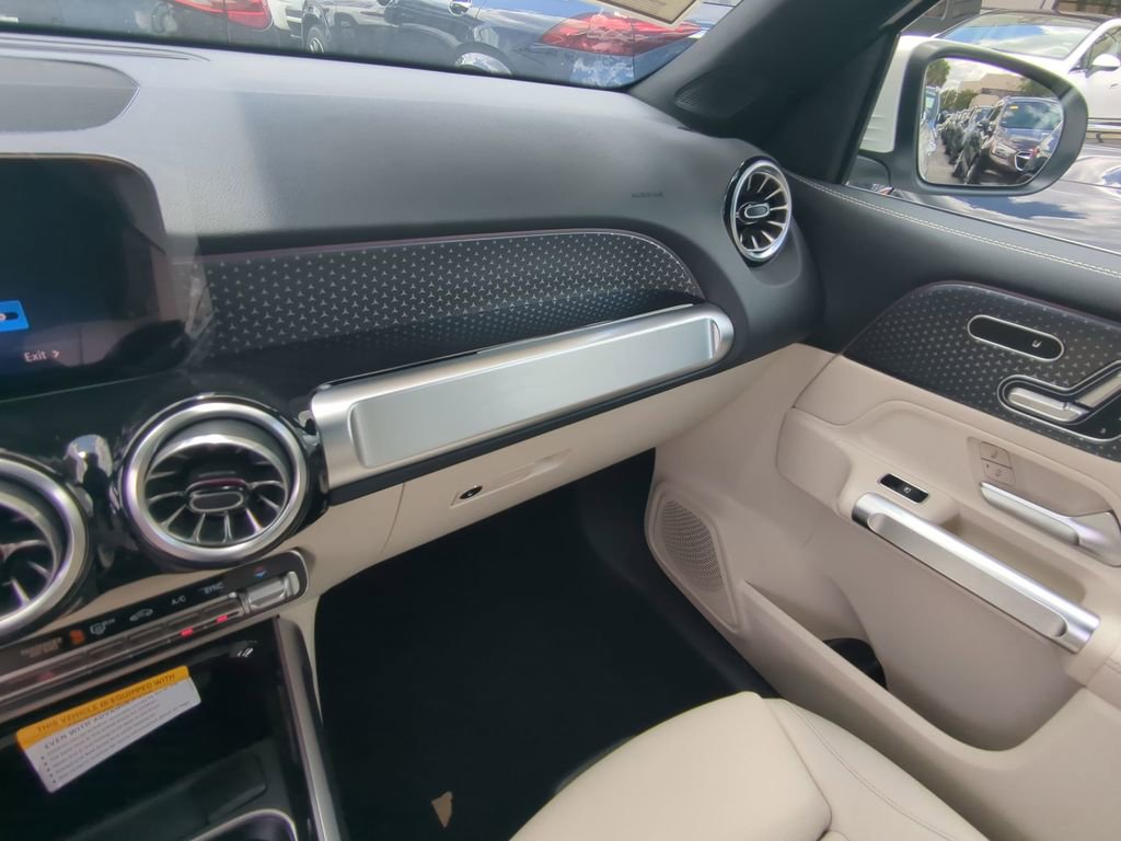 New 2025 Mercedes-Benz GLB 250 GLB 250 image 4