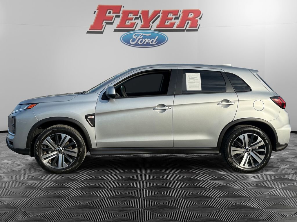 Used 2025 Mitsubishi Outlander Sport ES AWD/4WD image 2