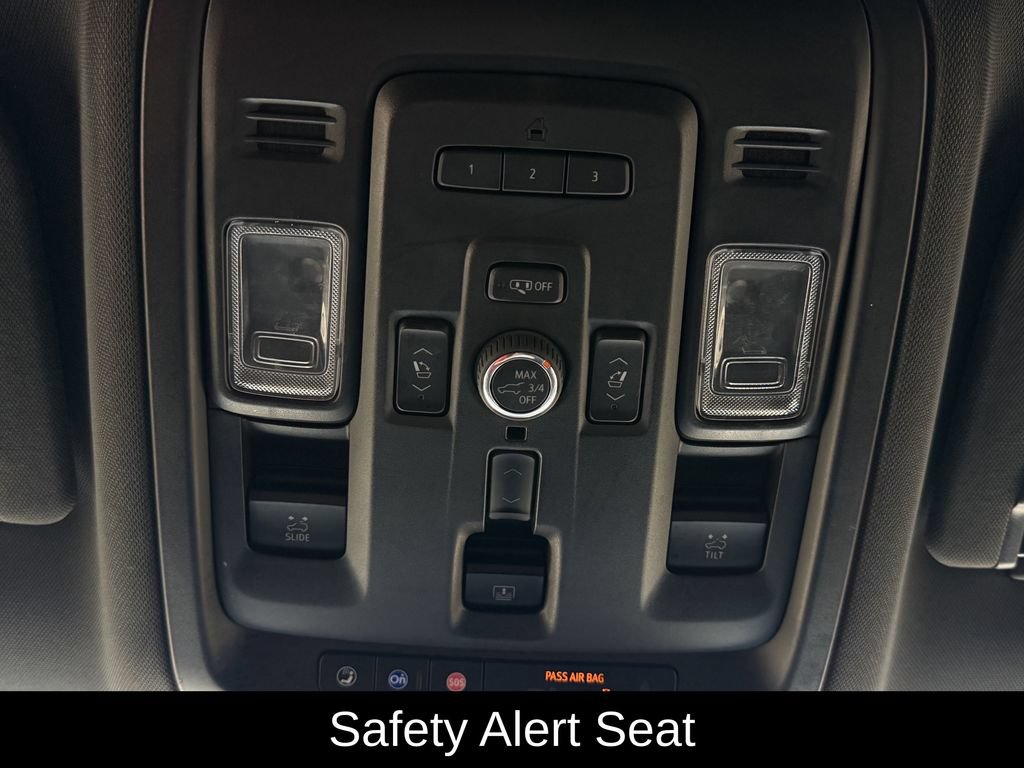 Used 2022 GMC Yukon AT4 w/ AT4 Premium Plus Package AWD/4WD image 31