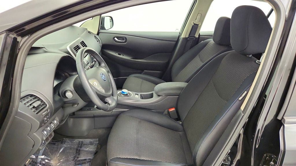 Used 2014 Nissan Leaf S w/ Charge Package FWD image 19