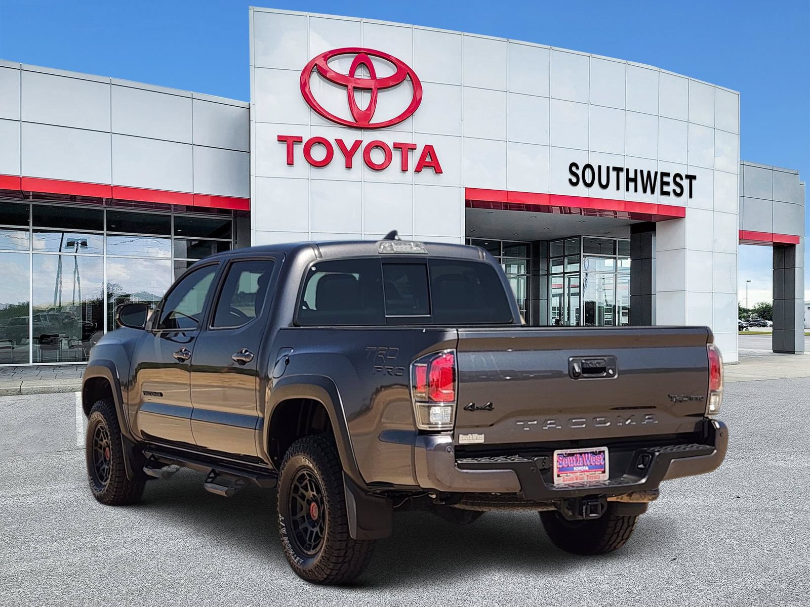 Used 2023 Toyota Tacoma TRD Pro AWD/4WD image 4