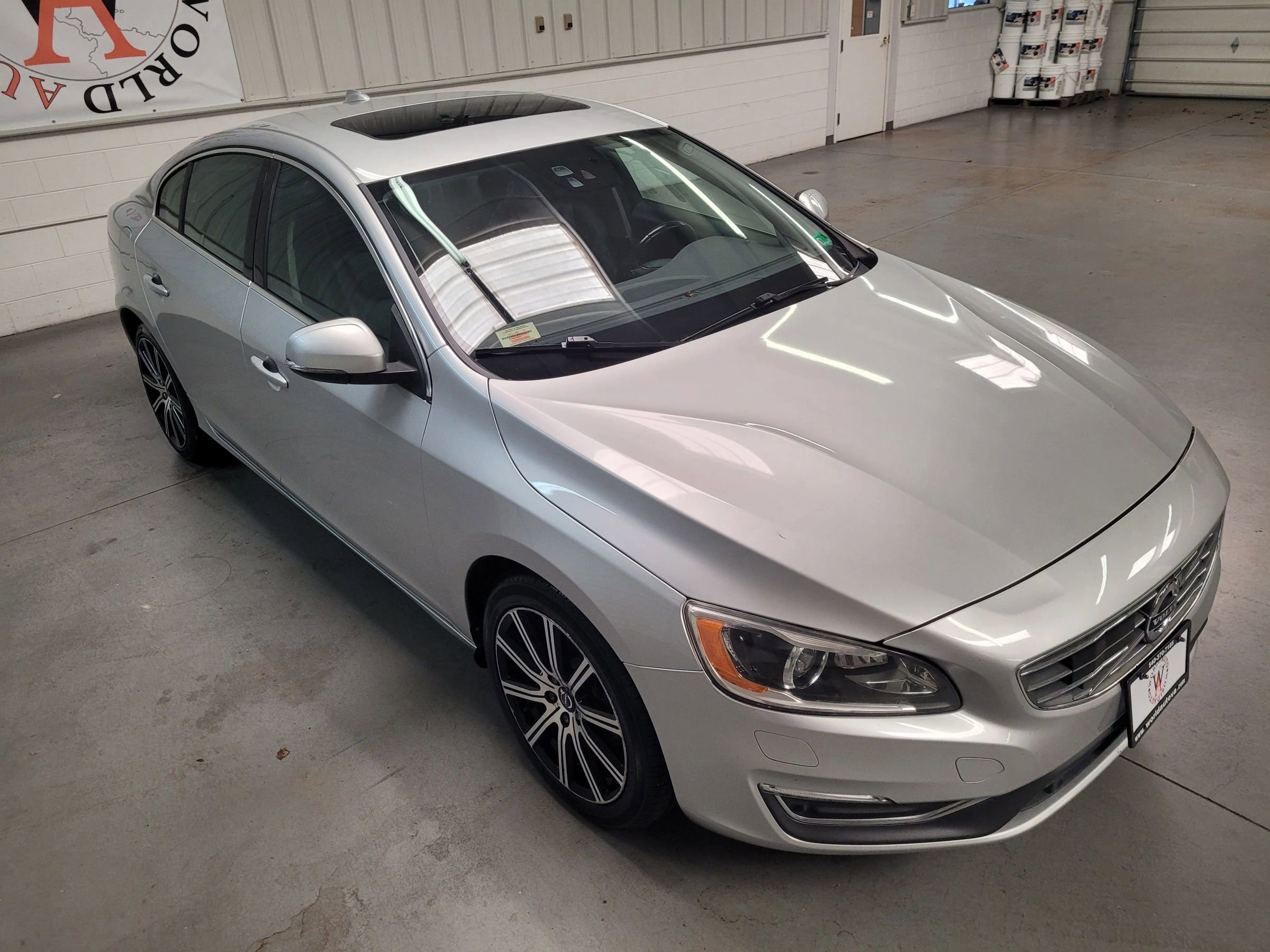 Used 2016 Volvo S60 T5 Inscription Platinum image 11