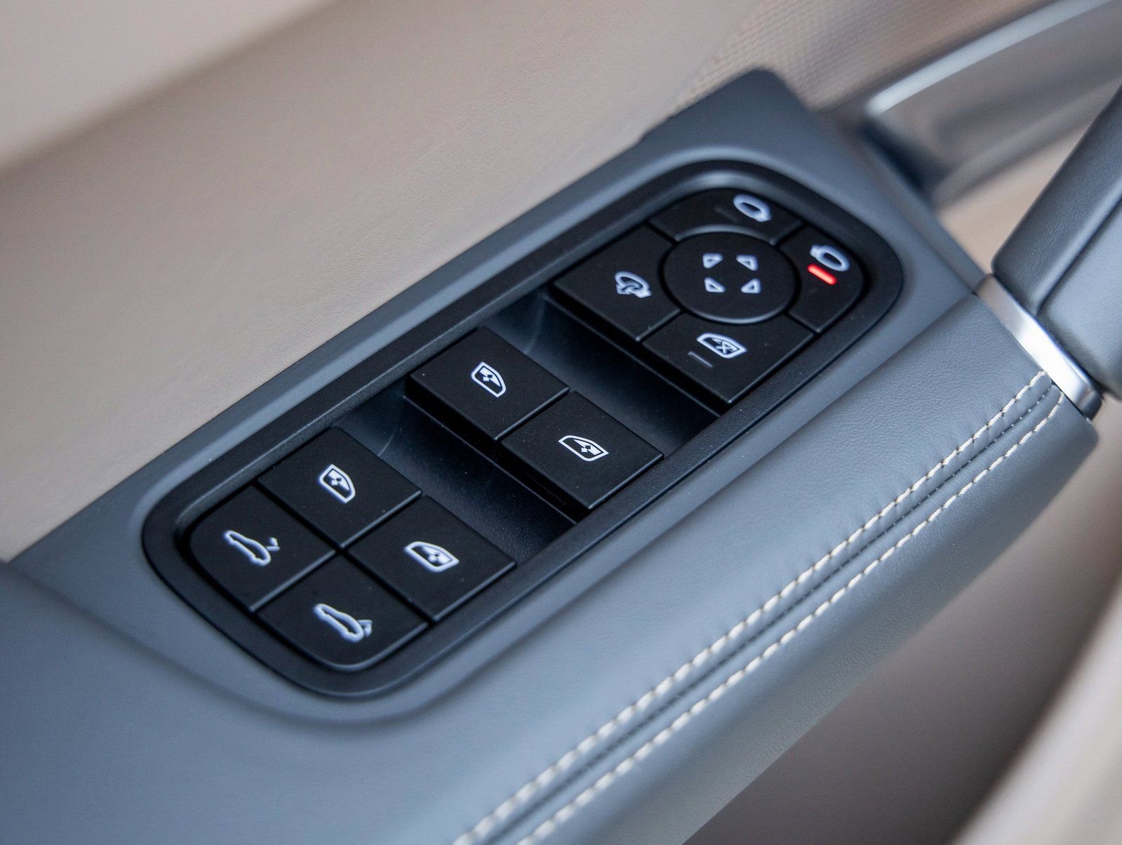 Certified 2023 Porsche Cayenne Turbo image 22