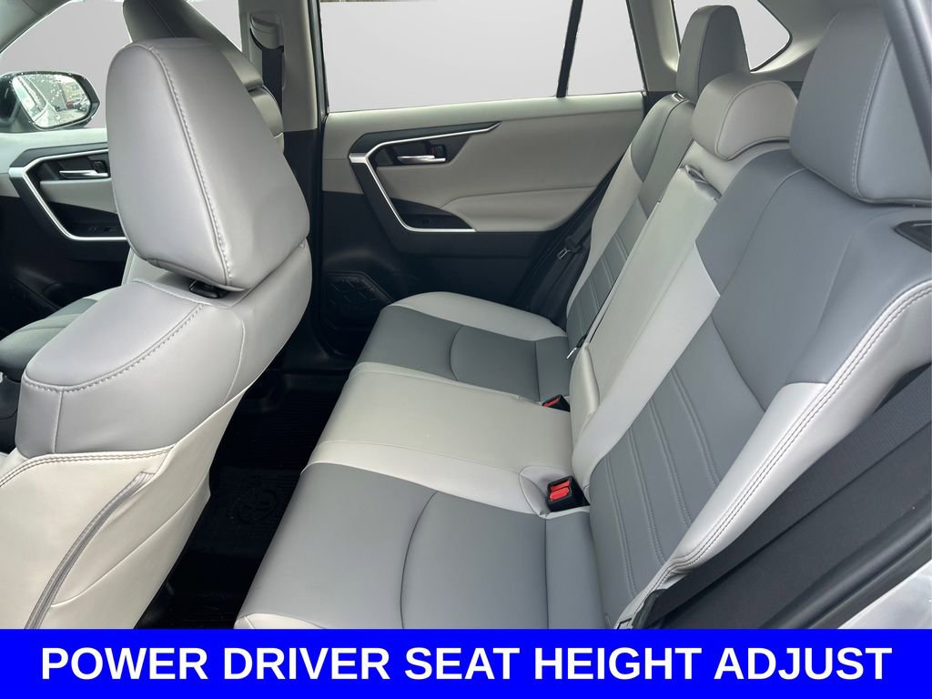 Used 2023 Toyota RAV4 XLE Premium image 10